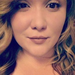 Meet your Posher, Lena